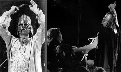 Fish - Reading - 27.08.1983 - Photo by James Stuart | Fish - 1982 - Photo taken from ''The Web/Script Tour 83'' concert programme